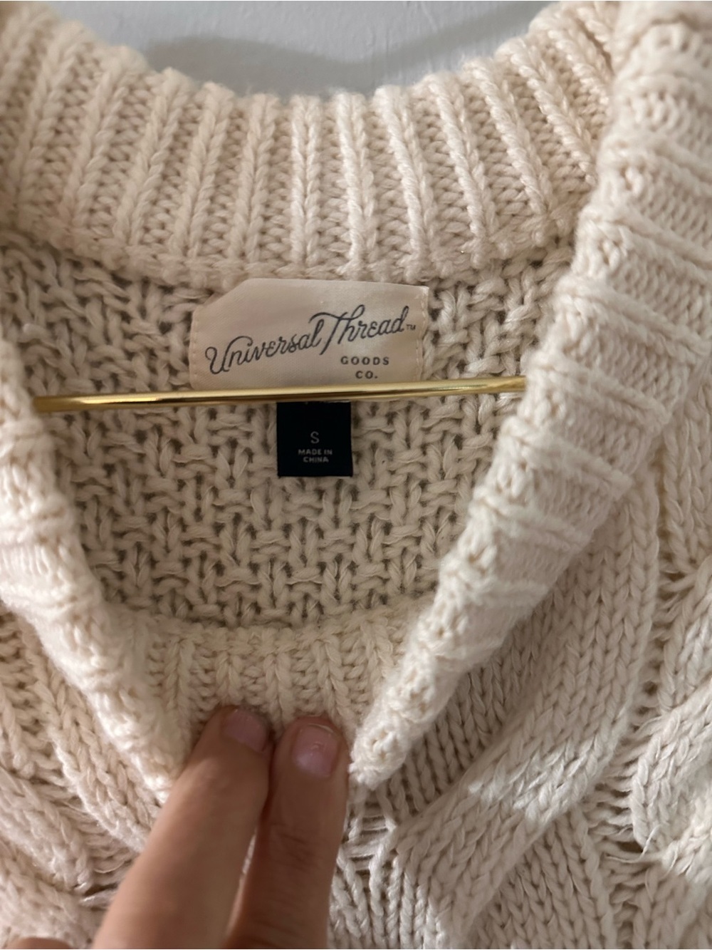 Universal Thread Cream Cable-Knit Sleeveless Pullover - Picture 2 of 3